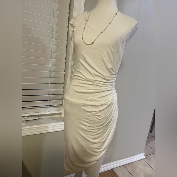 [M]Kardashians Bebe Stretchy Jersey Asymmetrical White Dress waist cutout - Picture 2 of 8